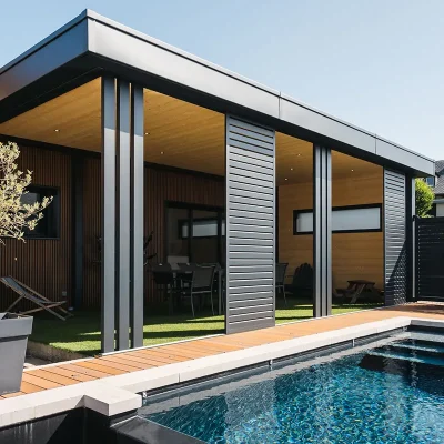 Design moderne de pergola à toit plat à La Primaube